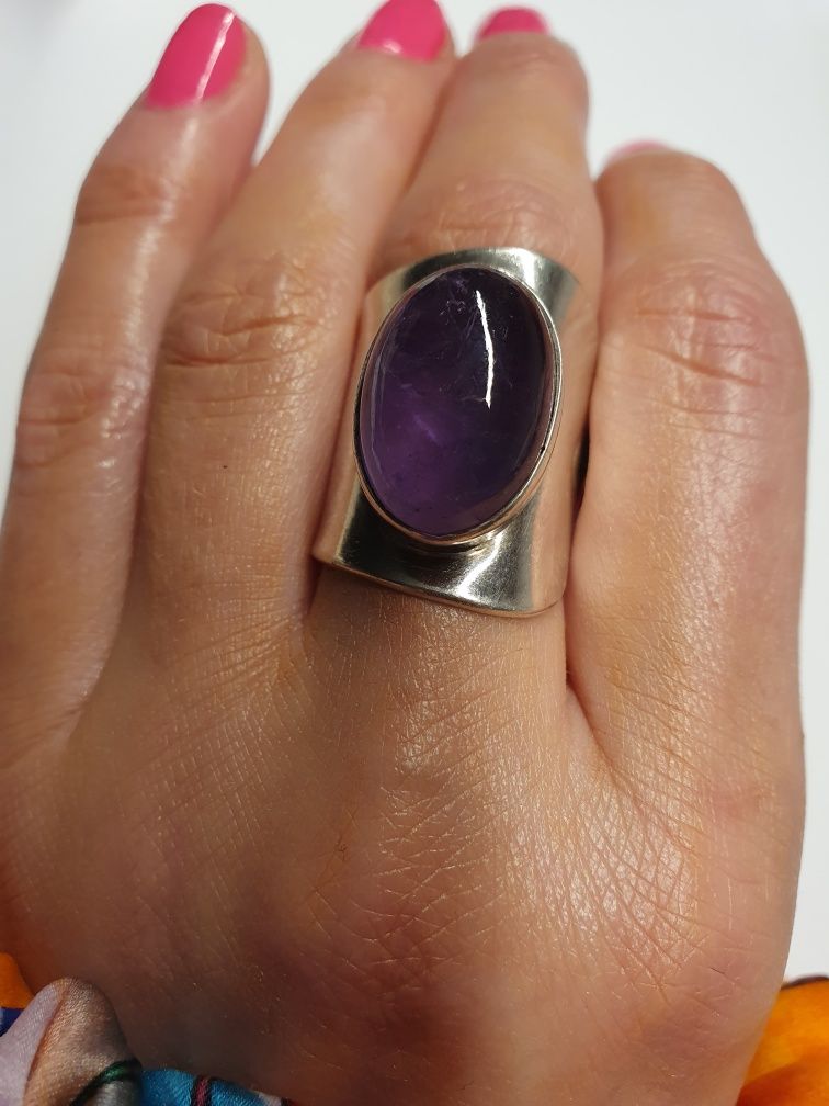 Piekny pierścień srebro 925 naturalny kamień w kolorze śliwkowym