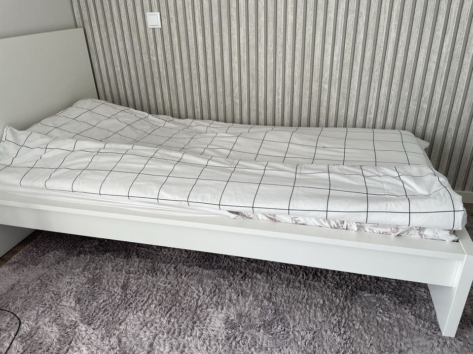 Cama Branca individual modelo MALM