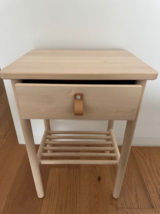 Quarto casal (cama+estrado+colchao+mesas cabeceira)