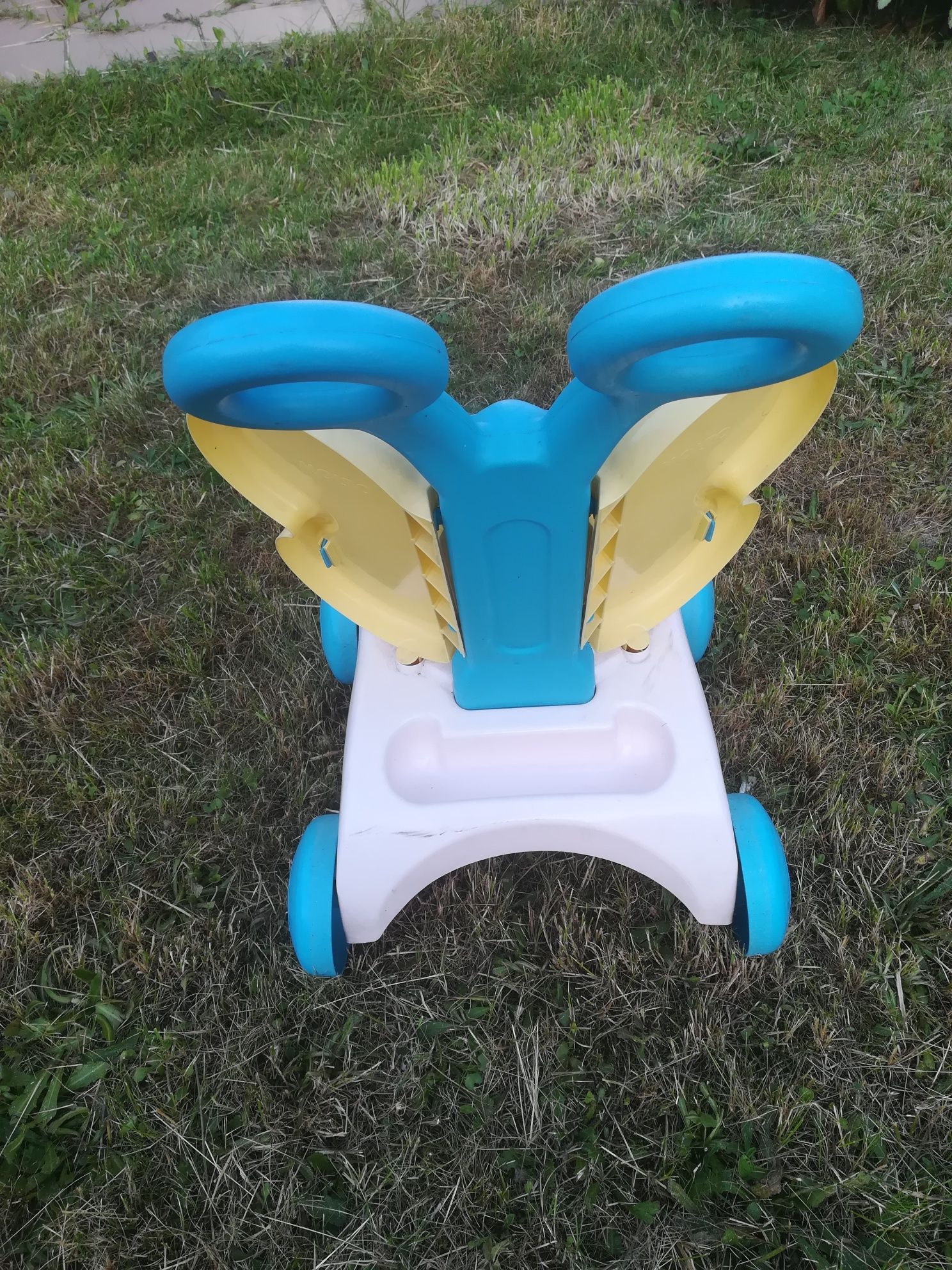 Wózek dla lalek w kształcie motyla firmy Molto