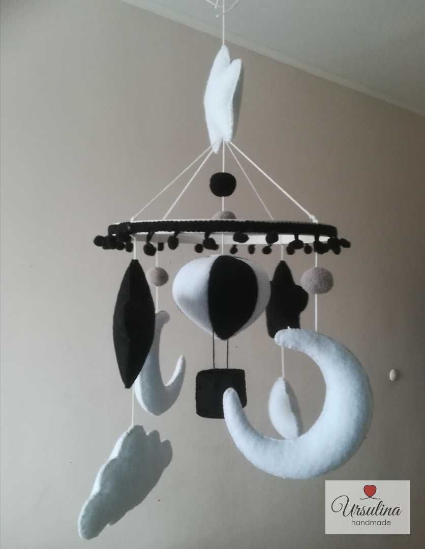 Kontrastowa karuzela z filcu balonik Handmade  DOSTĘPNA