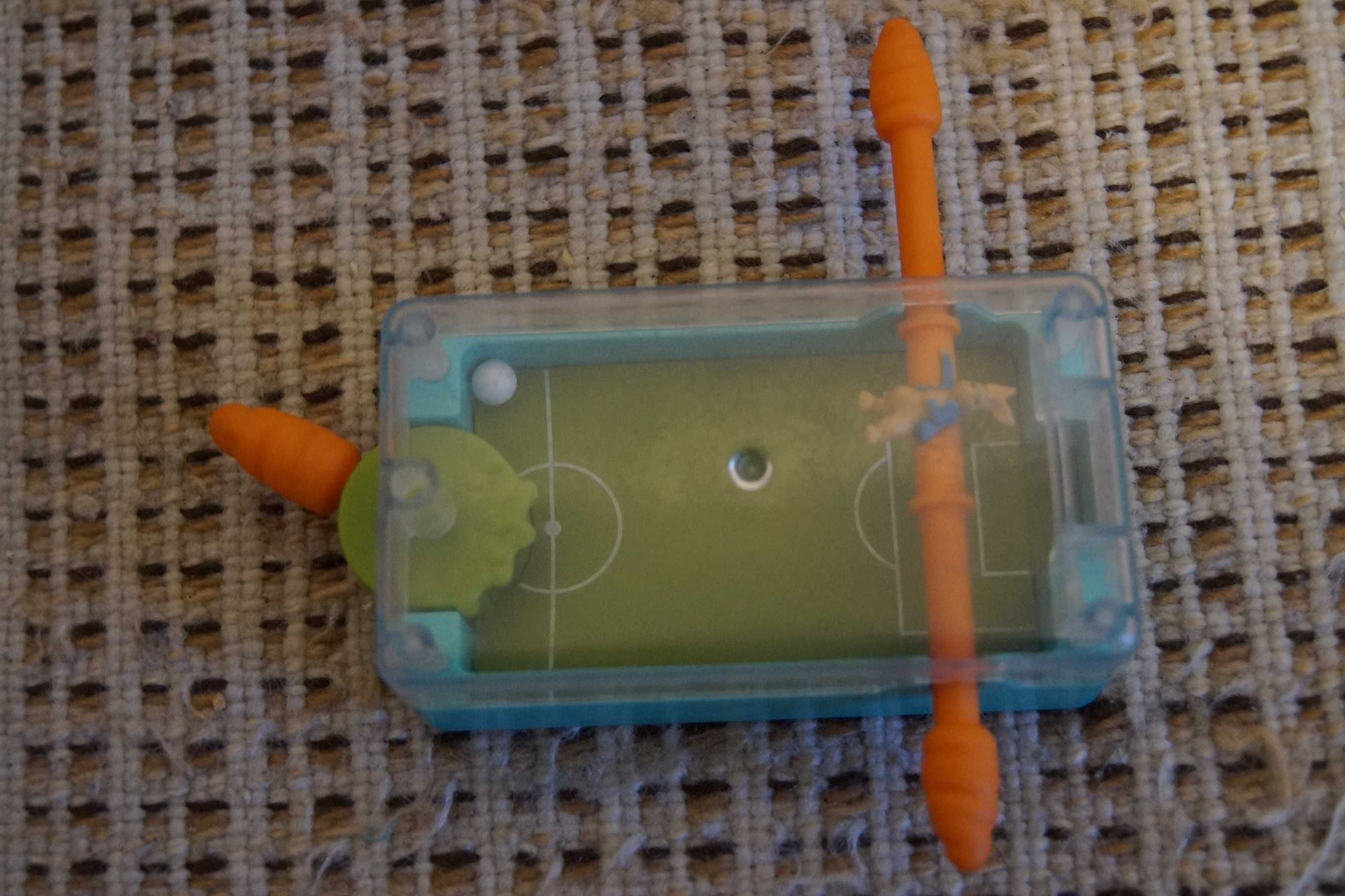 mini zabawka piłka królik marchewka  5,5 x 10,5 x 4 cm