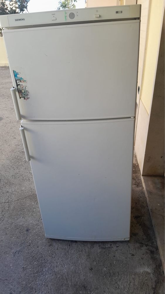 Frigorifico Siemens funciona bem