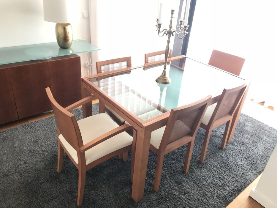 Mesa de jantar extensivel + 4 cadeiras em Cerejeira