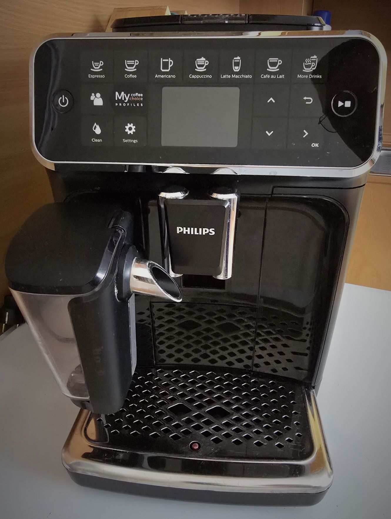 Automatyczny ekspres do kawy Philips Latte Go 4300