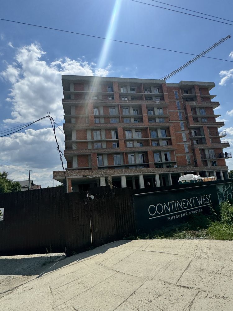 Продається 2-кімнатна квартира з великою терасою