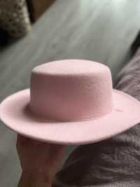 Шляпа фетровая , розового цвета