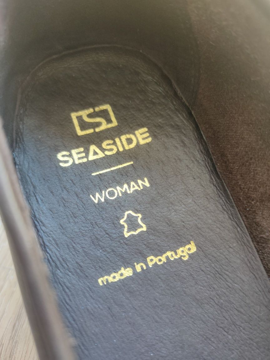 Sapatos Mocassins em pele