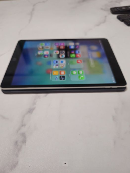 Ipad 9ª Geração 64GB com teclado