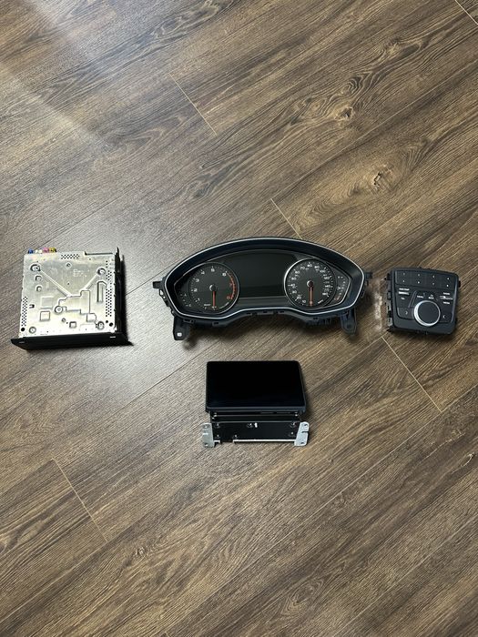 Панель приладів +мультімедія ауди Q5,A4,А5