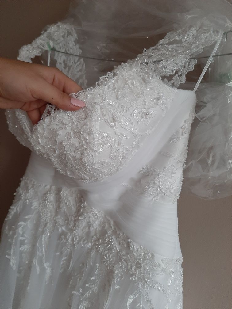 Suknia ślubna tiul brokatowy