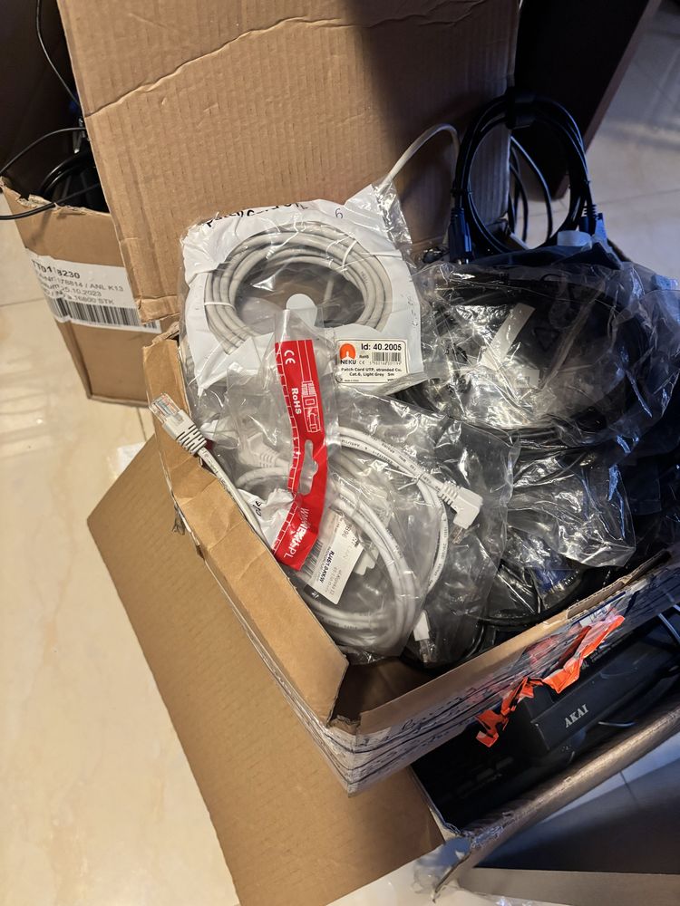 Patchcord UTP kat.6 kabel sieciowy LAN 2x RJ45 płaski szary 5m NEKU