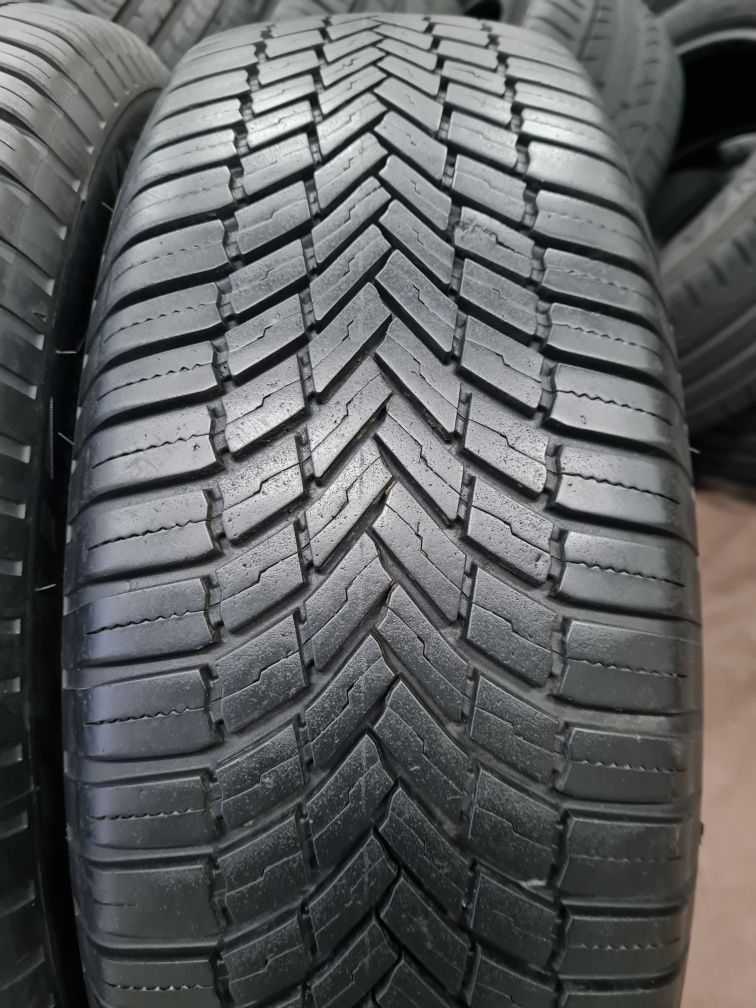 215/70R16 Bridgestone Weather Control A005.