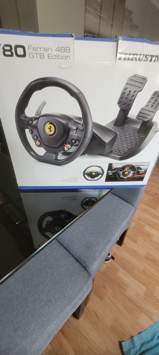 Volante ps4/5 thrustmaster