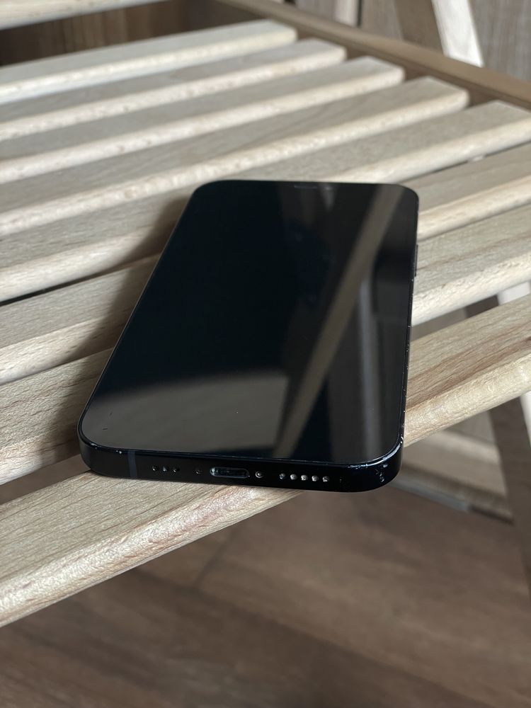 iPhone 12 black 64gb залочен на iCloud на запчасти или разблокировку