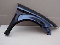 Seat Altea Toledo 04-15r. błotnik prawy czarny LC9Z