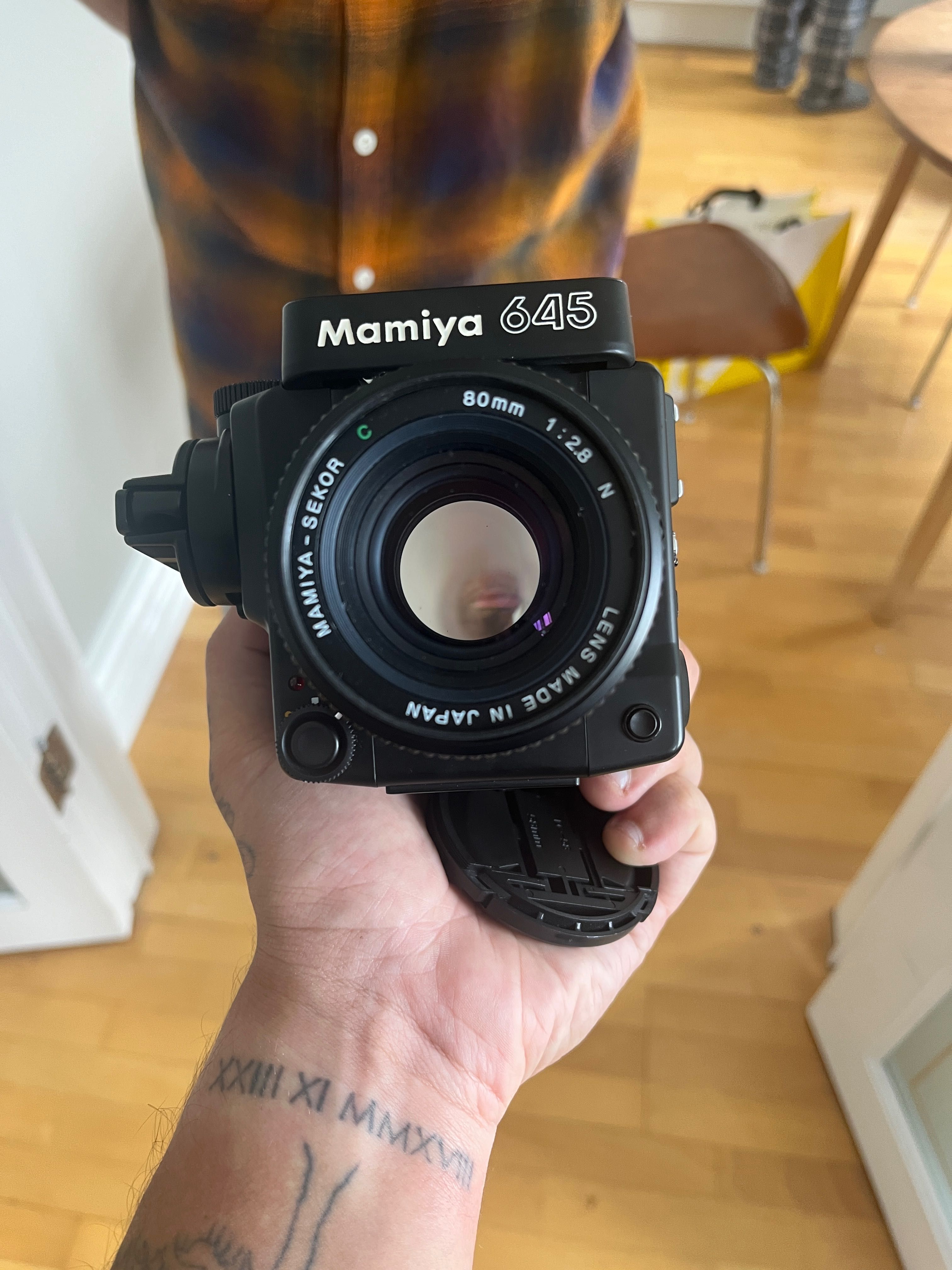 Mamiya 645 Super + Viewfinder AE Prism + Objetiva Sekor 80mm 2.8