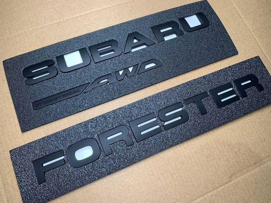 Logo / nazwa Subaru Forester AWD Symmetrical - czarny dechroming
