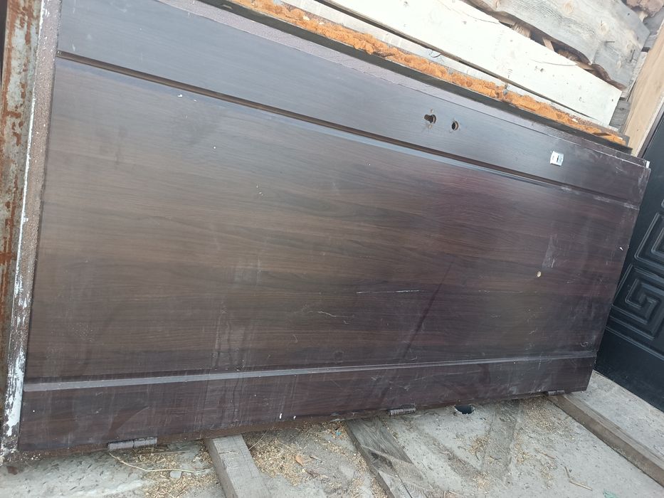 Продам вхідні металеві двері