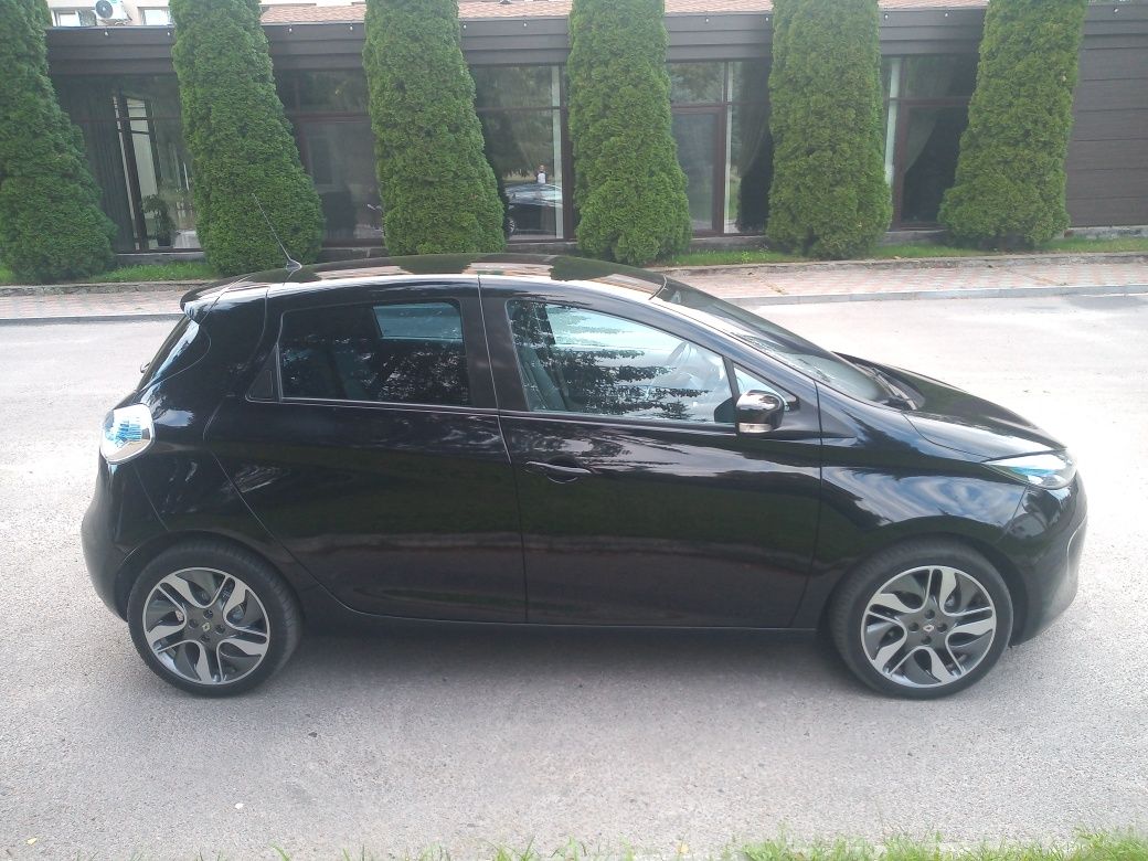 Renault Zoe 2016 год