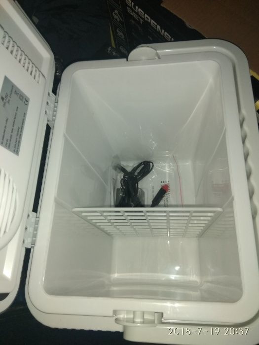 Автохолодильник сумка холодильник мініхолодильник24л Новий гріє 12в220