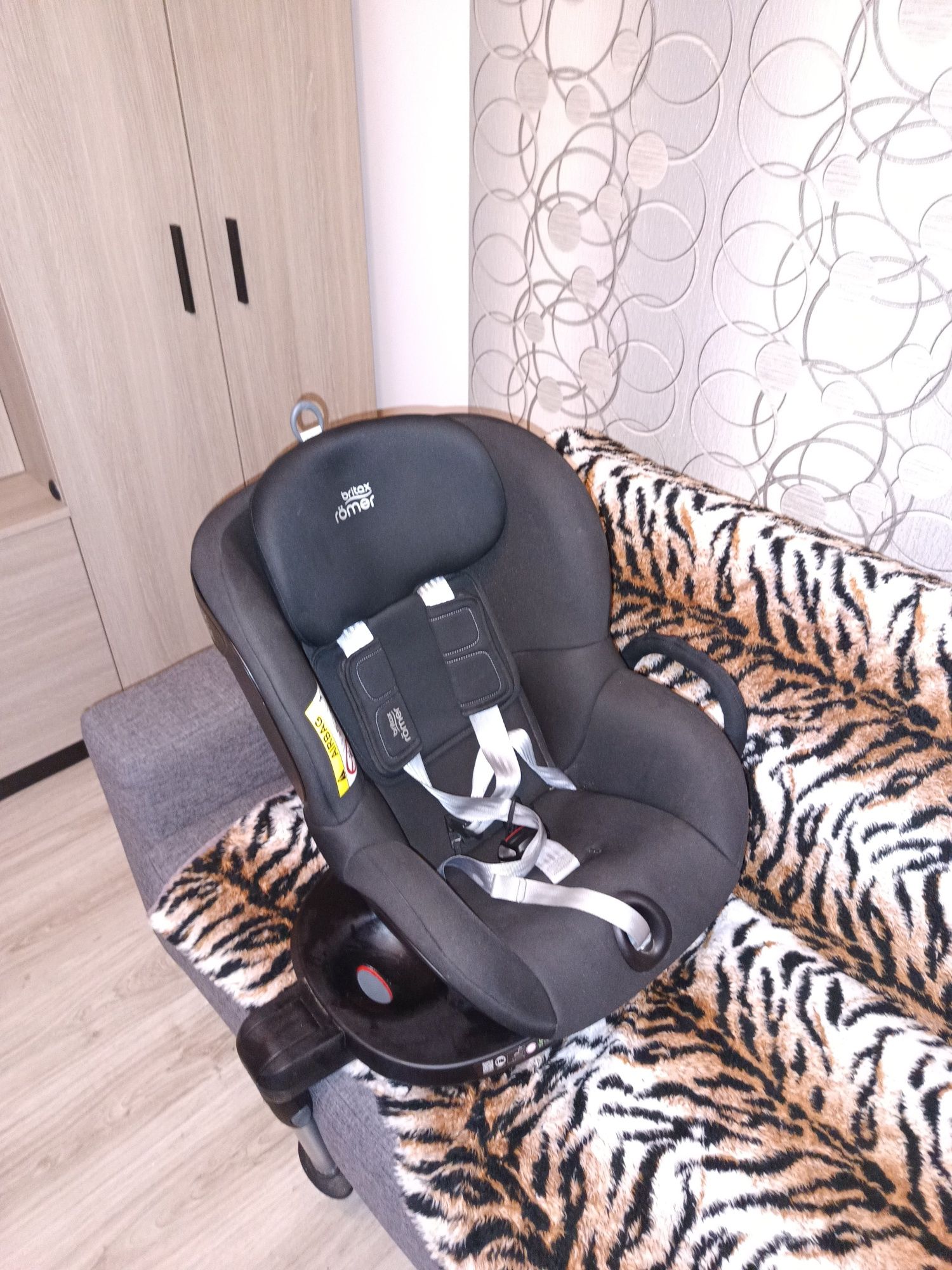 Fotelik obrotowy Britax Romer dualfix 2 R isofix