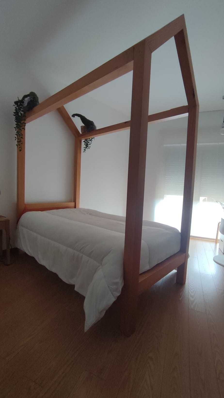 Cama de Criança em forma de casa