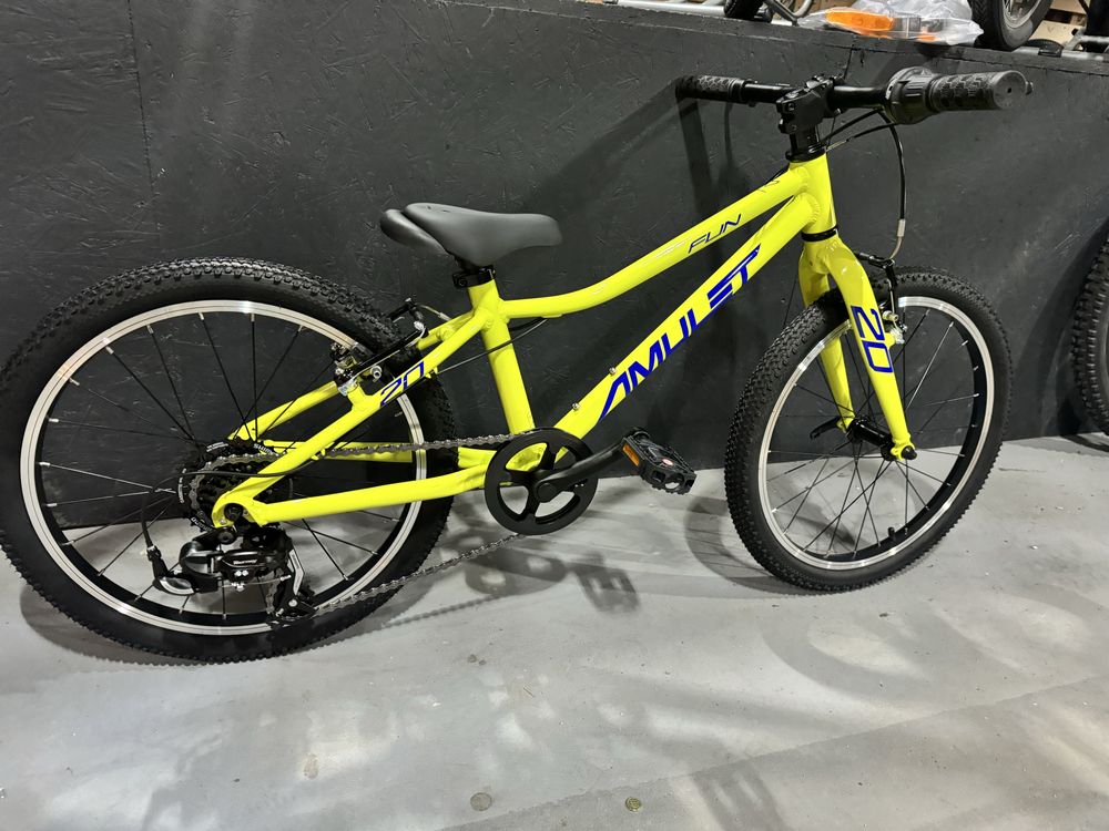 Super lekki rower Amulet Fun 20 cali 8 kg 2025