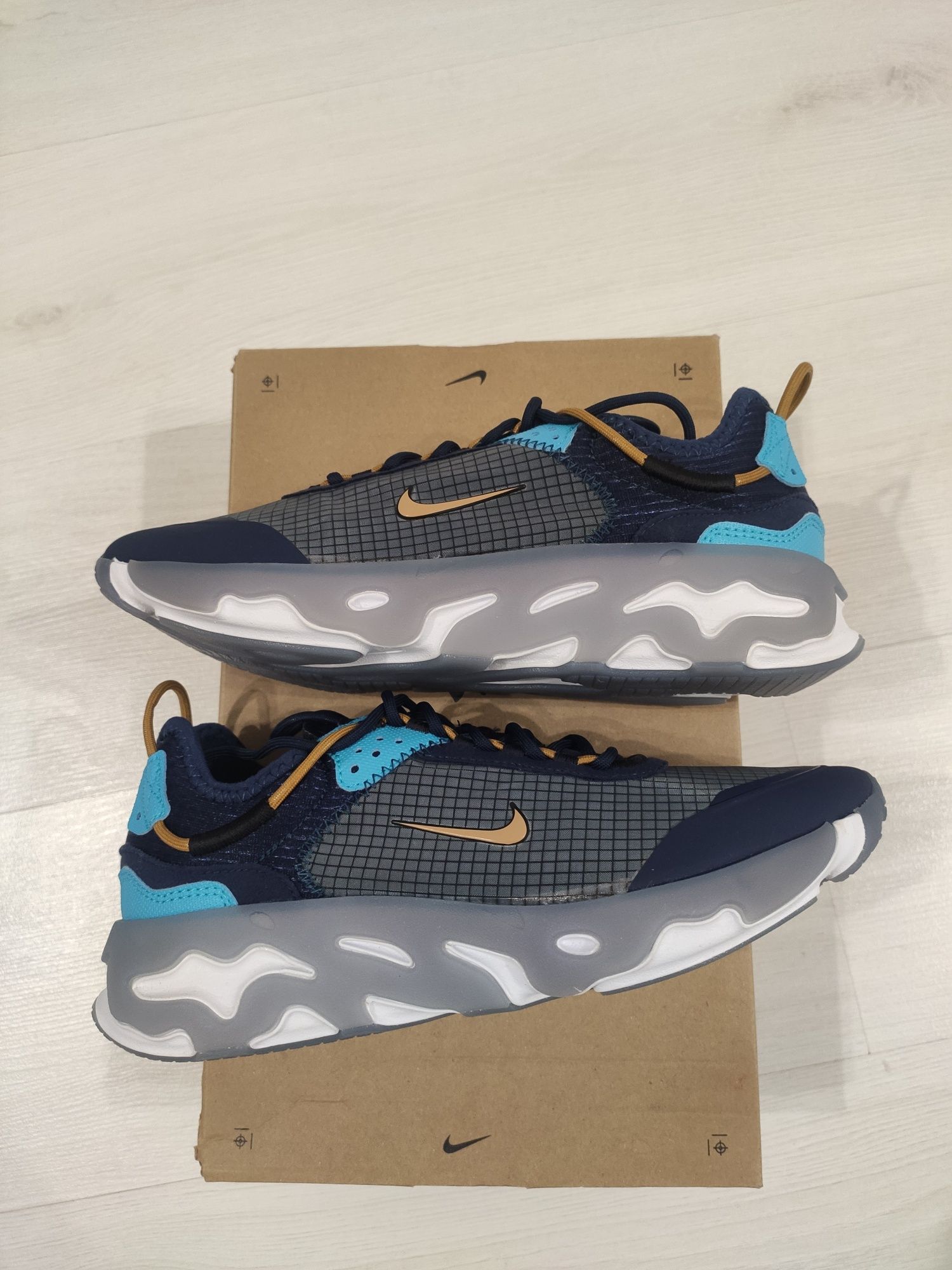 Кросівки Nike React Live Blue N. 354 CV1772-400 40 розмір