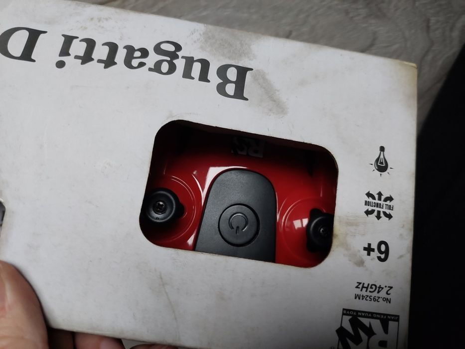 CMJ RC Cars Bugatti Divo Blue Remote control Radio Car 1:24 Officially