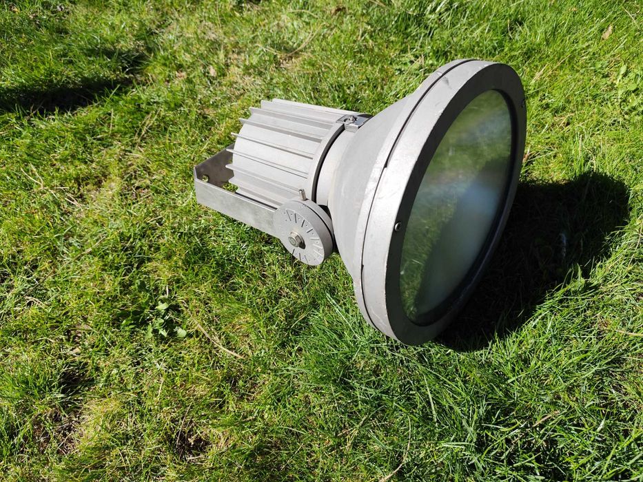 Reflektor Lampa 250W Światło 26 000 lumenów