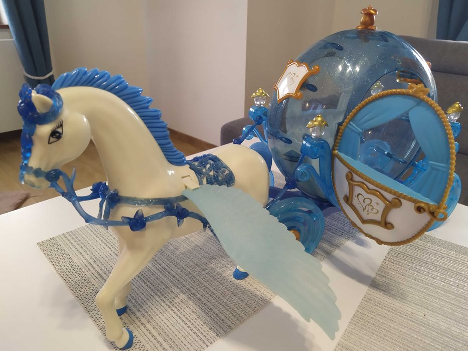 Zabawka karoca z koniem