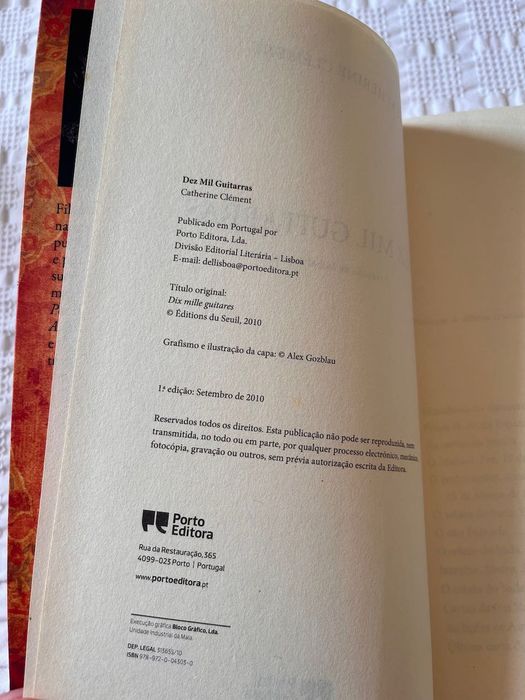 "Dez Mil Guitarras" de Catherine Clément
