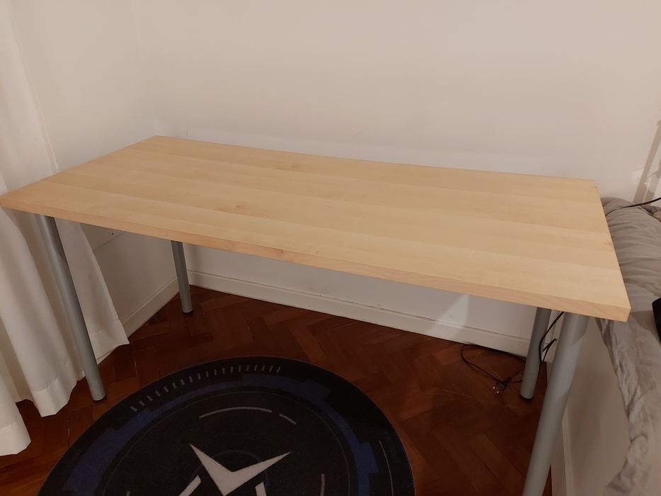 Secretária 140x60cm