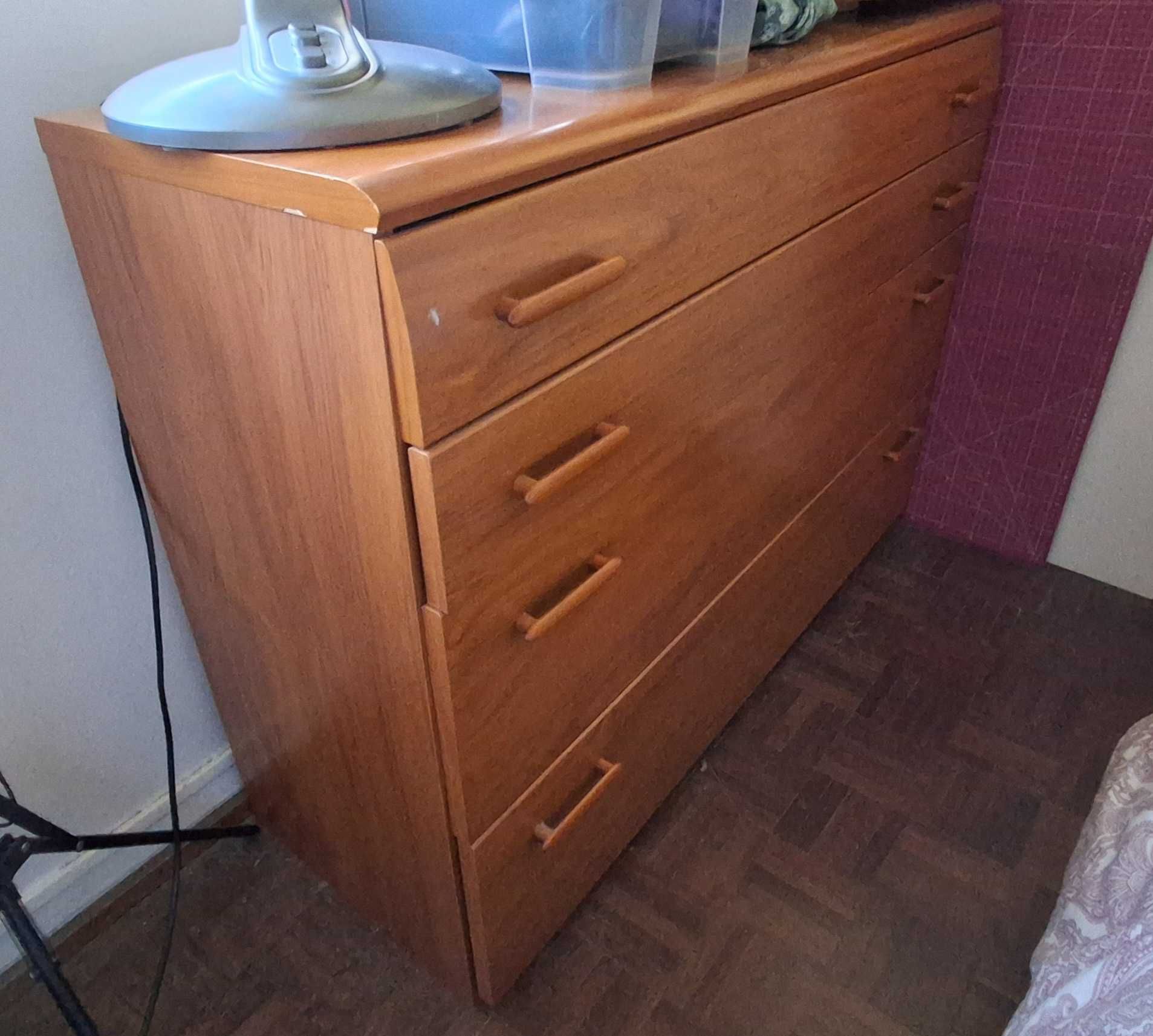 CAMA DE CASAL 1,65X2,30 + 2 mesas de cabeceira + 1 cómoda - OEIRAS
