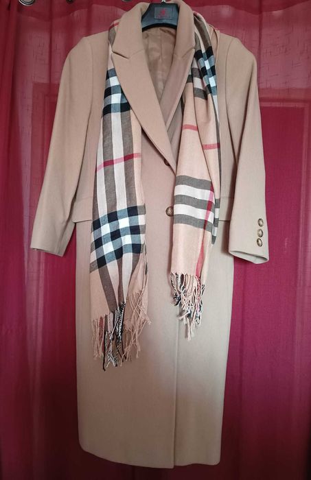 Płaszcz damski 100% wełna w kolorze bezowym