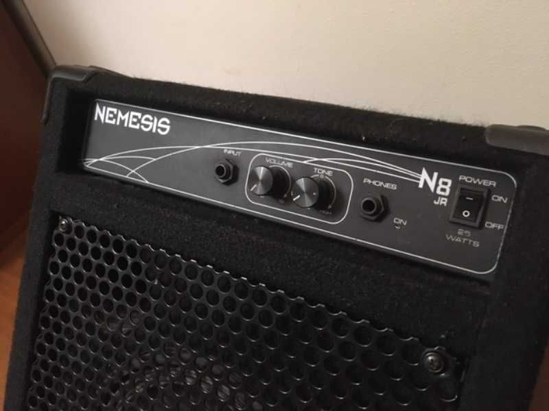 Amplificador de baixo  Eden nemesis N8   como novo