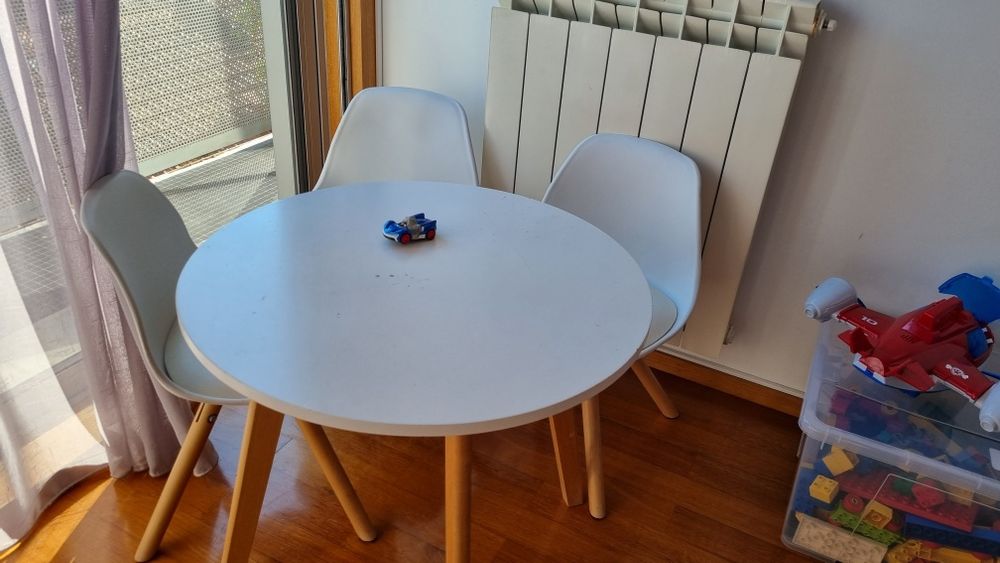 Mesa e Cadeiras - Crianca