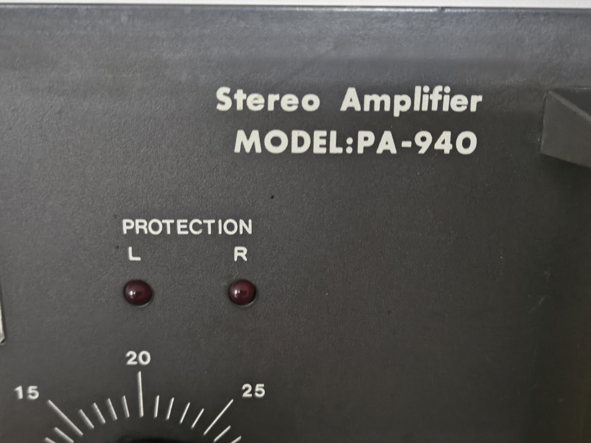 Stereofoniczna końcówka mocy Stage Audio PA-940