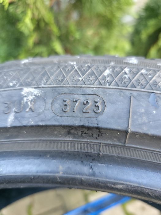 2szt zima 235/45-18 98V Kleber Krisalp HP3 7.5mm