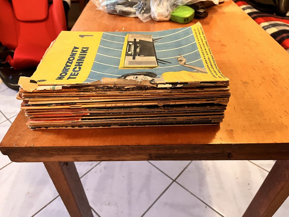 Zestaw 40 gazet „Horyzonty Techniki”.