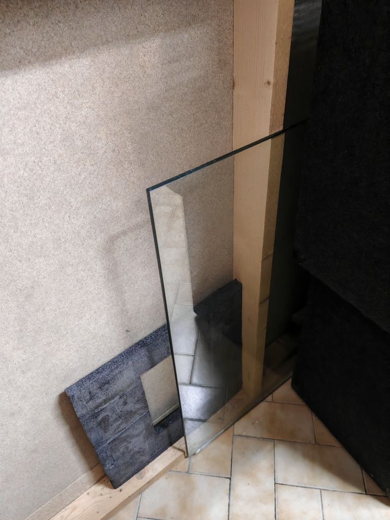 Mesa Jantar com 6 cadeiras.
