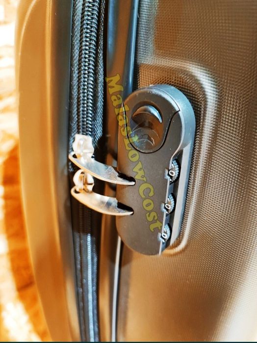 MALA MÉDIA PORÃO 23Kg NOVAS - Com Trolley Viagem - OPORTUNIDADE