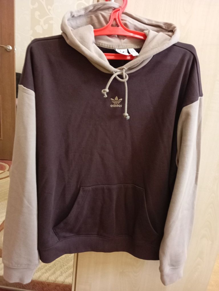 Толстовка  Adidas нова без бірки  р. 54-56