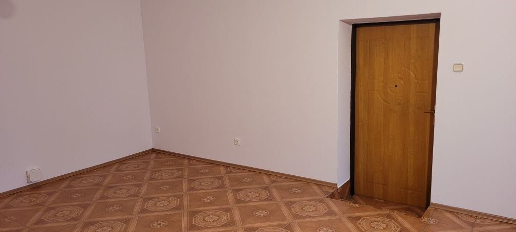Lokal do wynajęcia na Biuro Magazyn 65m.kw Pabianice