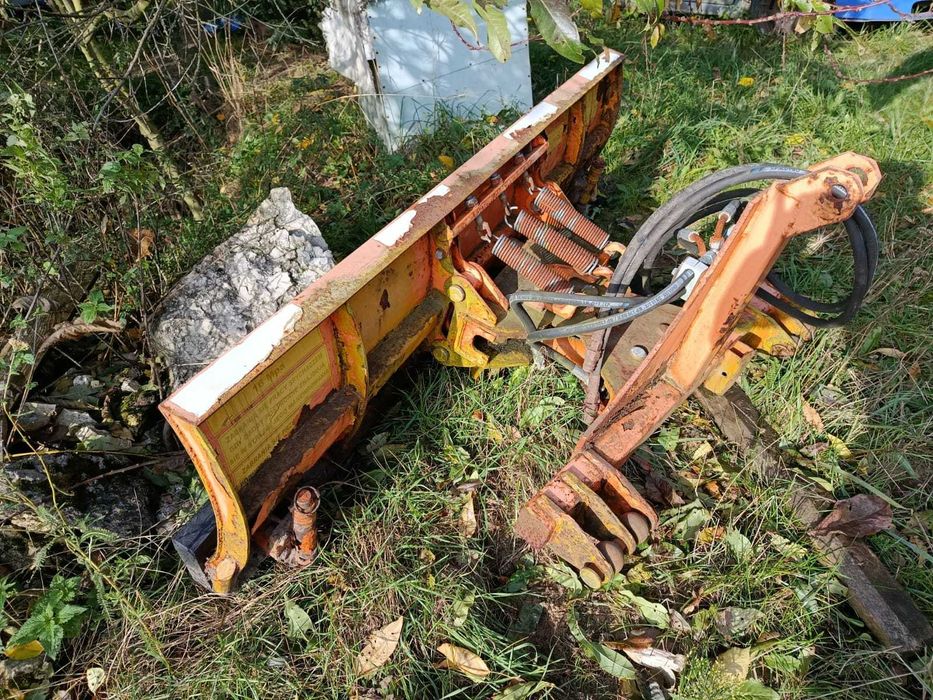 Sprzedam pług do śniegu T 217