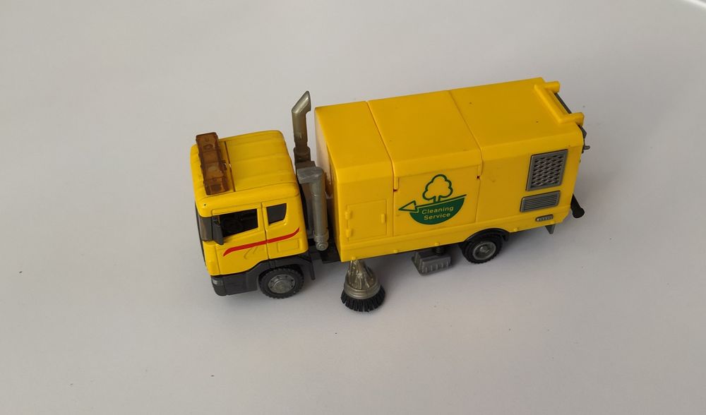 Samochód sprzątający zabawkowy