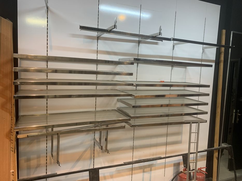 Оборудование для магазина одежды