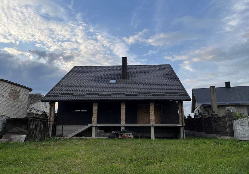 ВИГІДНА ПРОПОЗИЦІЯ! Добротний будинок у Корневі, є всі комунікації!