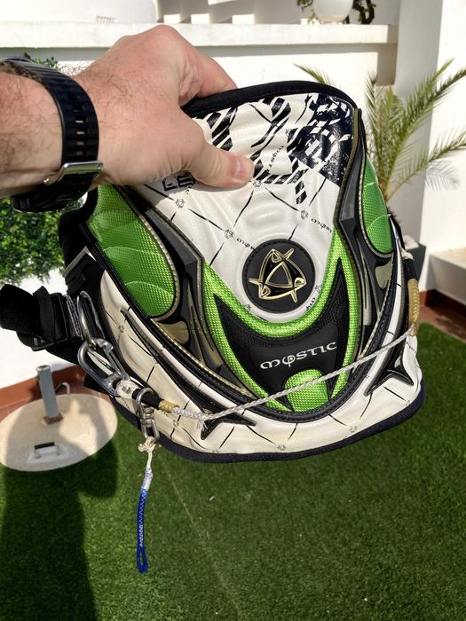 arnês kitesurf Mystic XS muito bom estado